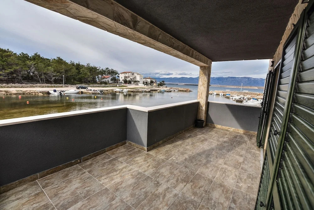 House Luxury Stone Villa Vir
