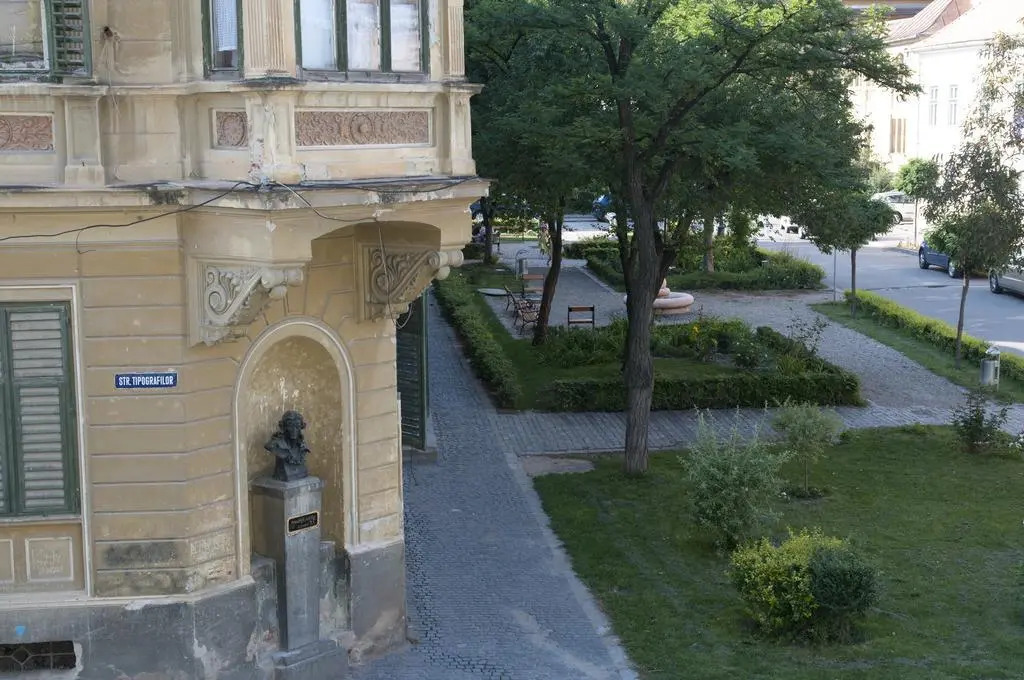 Schiller Apartment