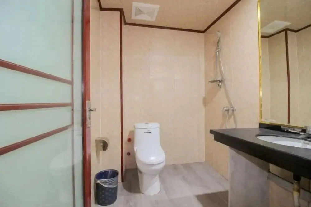 Jingbo Business Hotel
