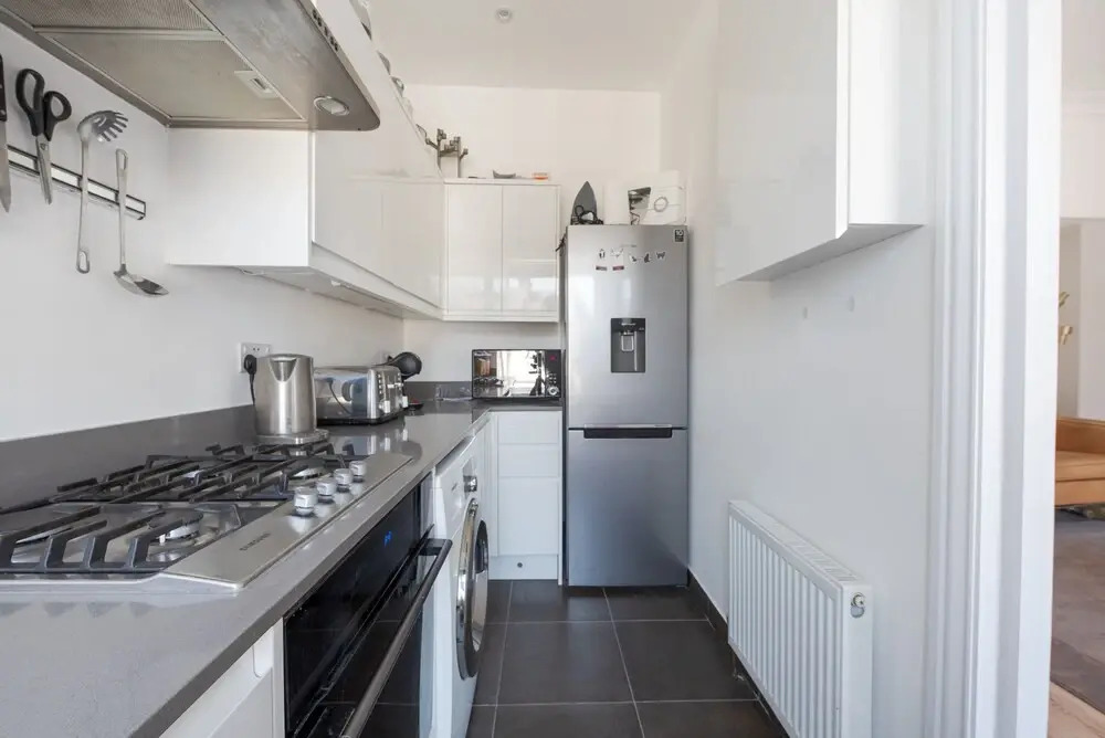 Bright two Bedroom Flat in Fashionable Fulham by Underthedoormat