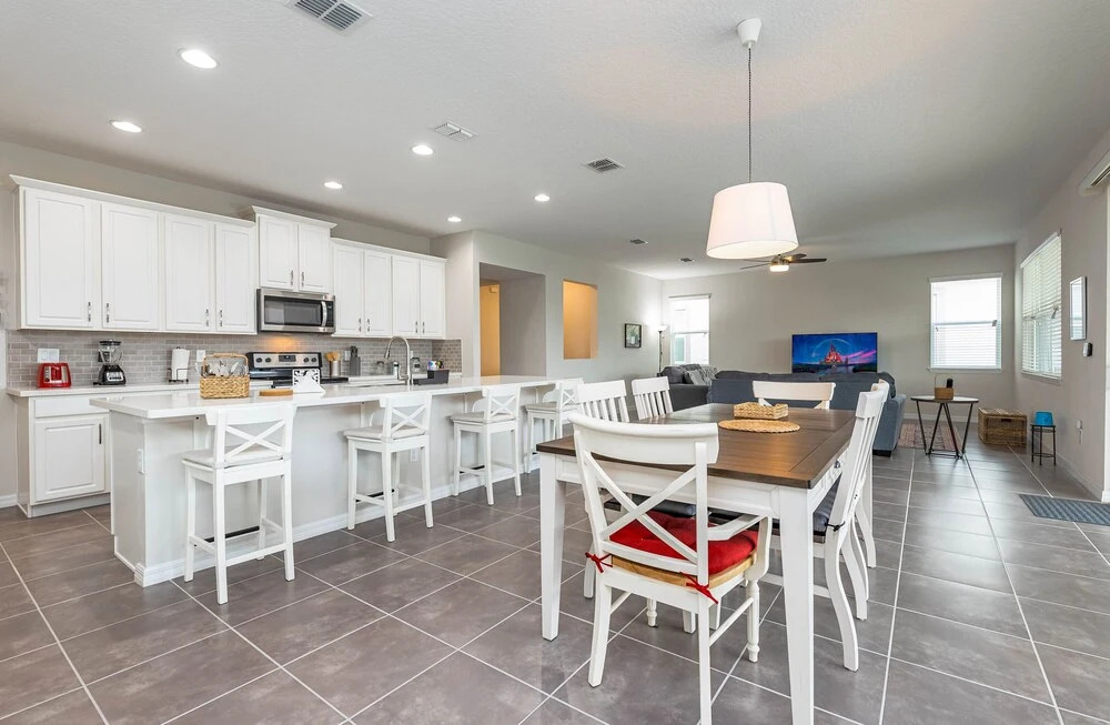 Brand New home 5Bdr 4.5Bath with Pvt pool