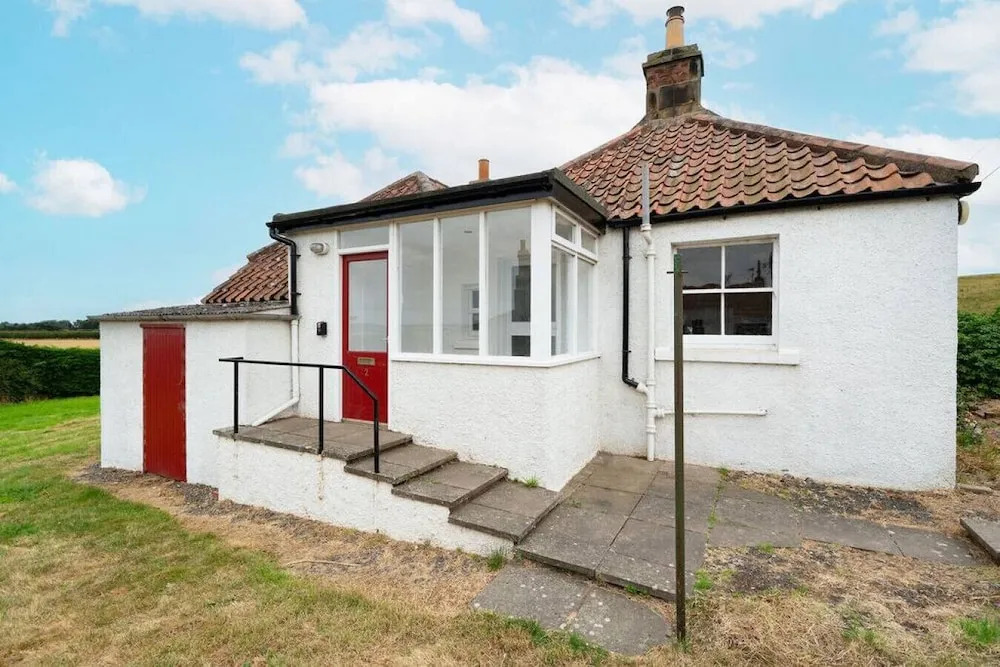 Clubhouse Cottage - Stylish 2 bed pet Friendly