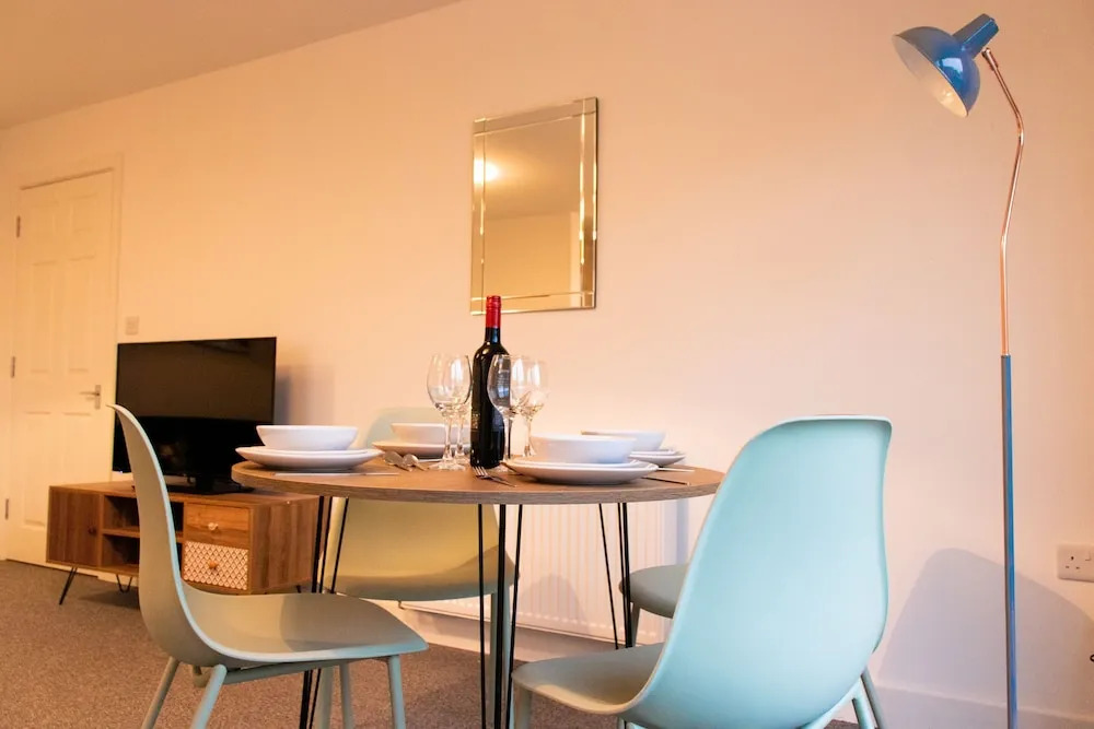 Livestay-modern 2 Bed Apartment Close to Heathrow