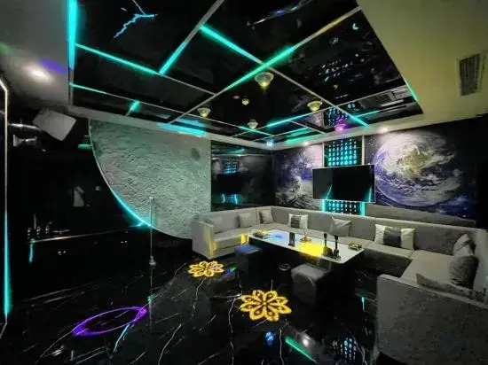 Lianyuan Run and International Hotel
