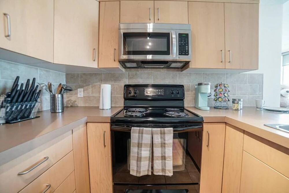 Gorgeous 2bd Condo Patio Gym Parking Coffee
