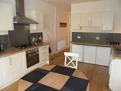 Lodge NW2