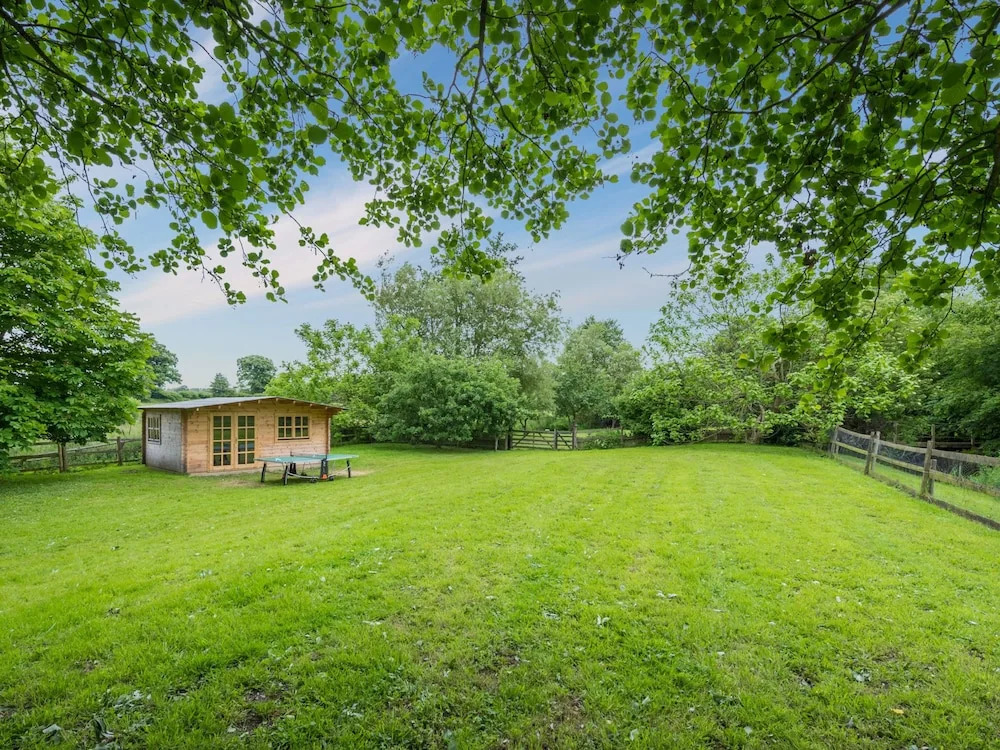 Rustic holiday home in Reepham with Garden