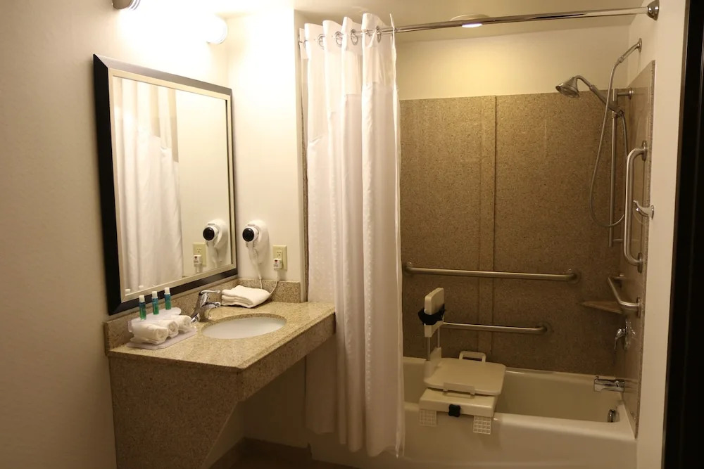 Holiday Inn Express Pittsburgh E -Waterfront