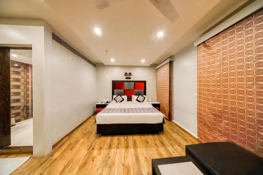 Regenta Inn Vadodara, 500m from Railway Station