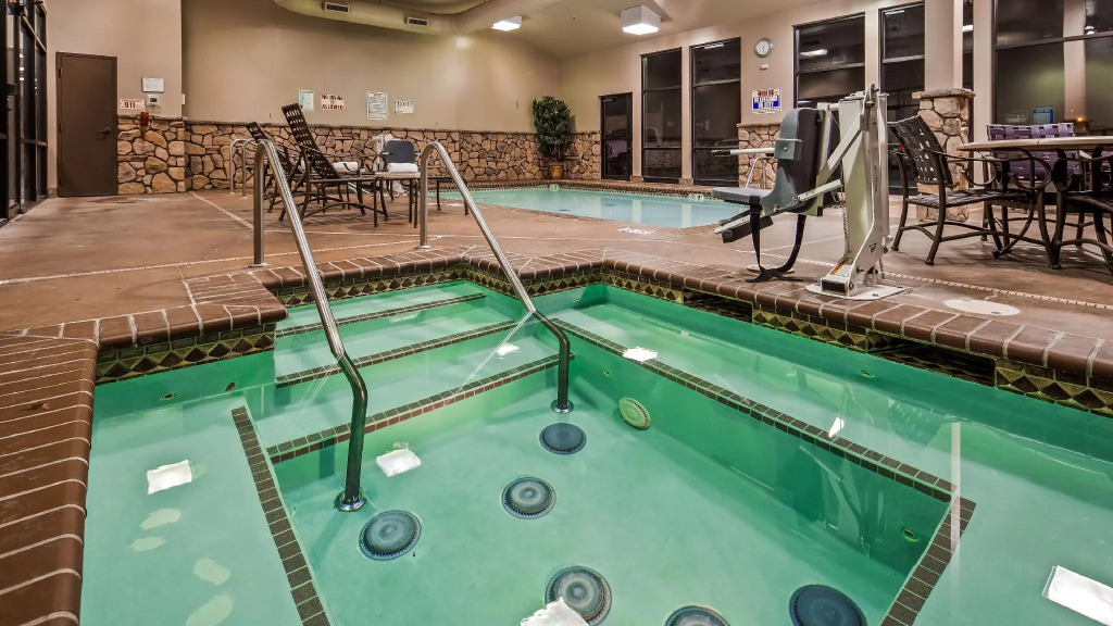 Best Western PLUS Cimarron Hotel & Suites