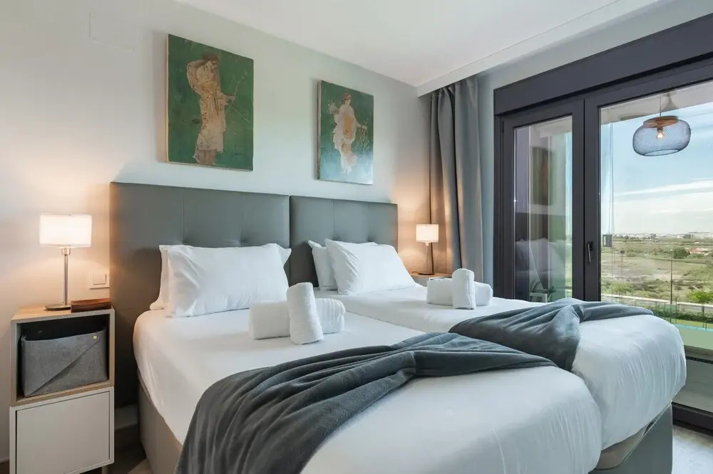 Apartment With Resort Amenities