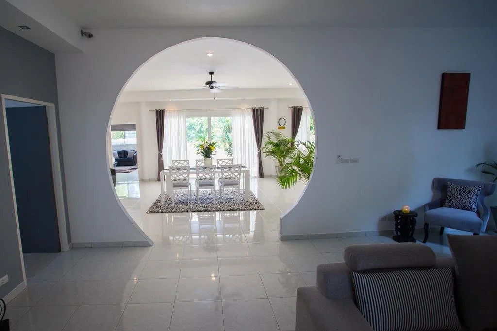 Blissful Tropical Stay at SeaLaVie Villa