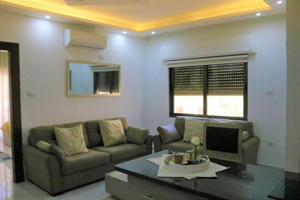 Amazing one Bedroom Apartment in Amman, Elwebdah 5