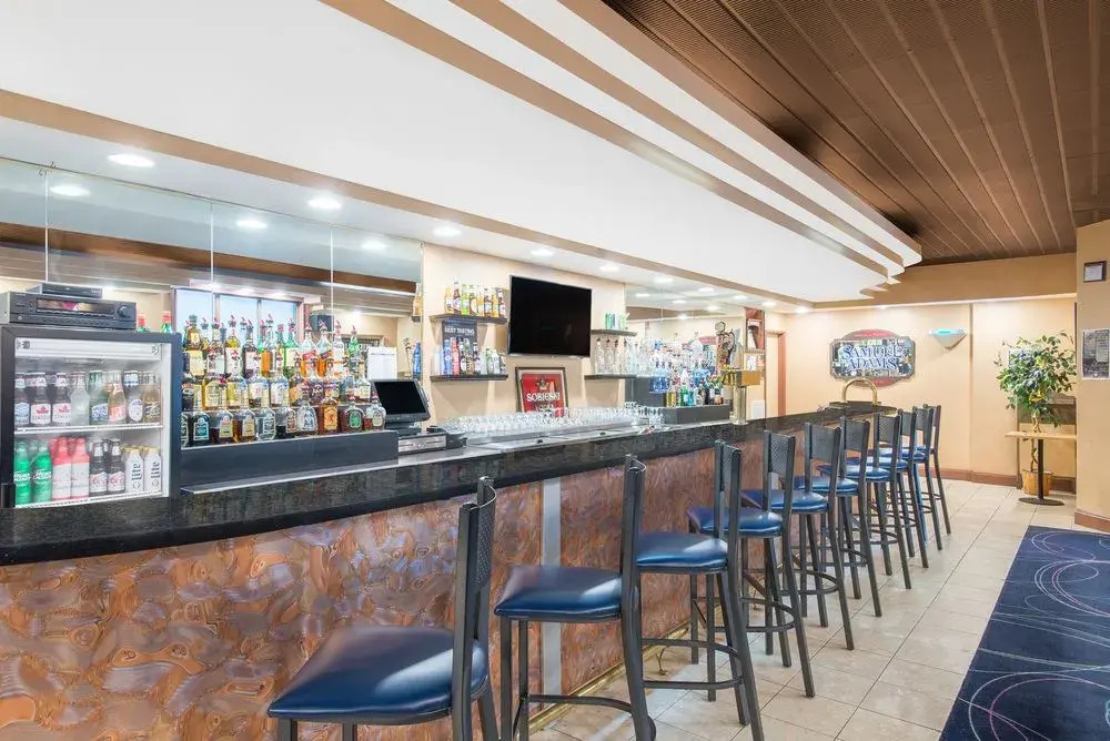 Ramada By Wyndham Whitehall/Allentown
