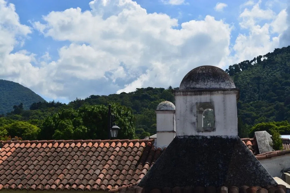 Luna Maya Hostel & Wellness