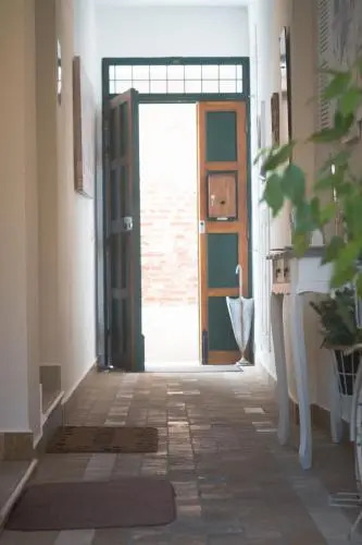 Gold Apartment