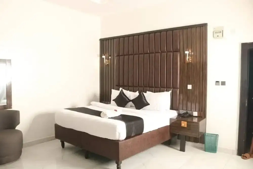 Victorian Bloom Hotel & Resort
