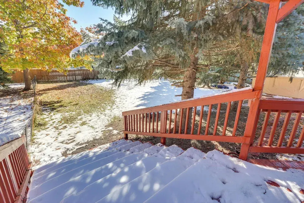 7 Mi to Downtown Denver: Lakewood Gem w/ Deck!