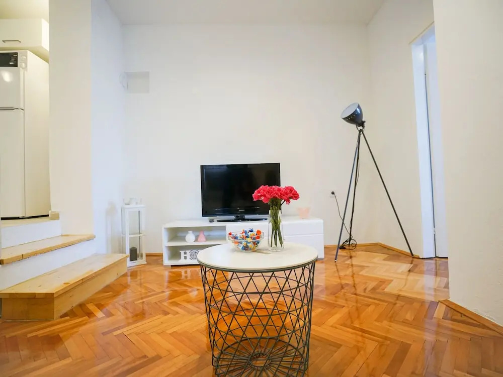 Modern And Bright Apartment with Private Terrace 2.5 Km Away From Zadar Old Town