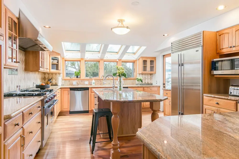 2462 Pierpont Blvd Home