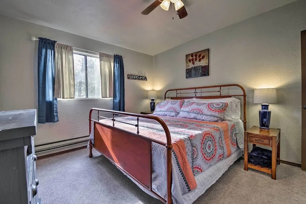 Private Cabin, 5-min Drive to Hot Springs & Golf!