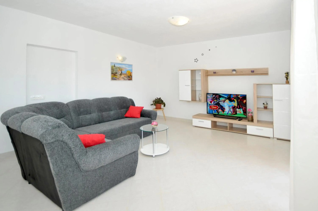 Apartment Mira