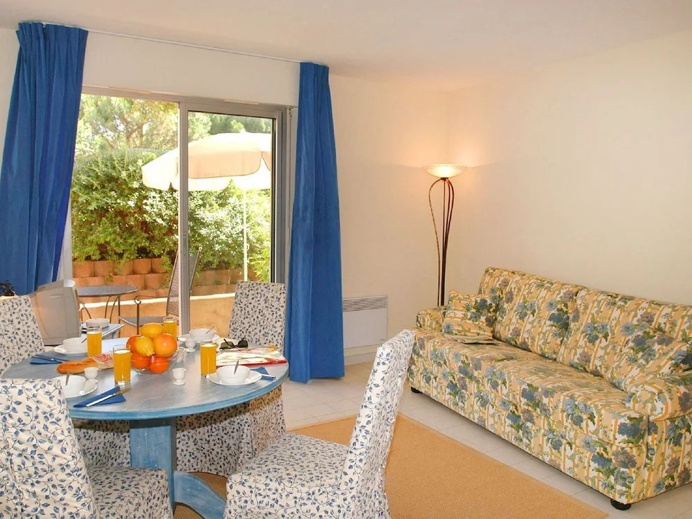 Well-kept Apartment With Dishwasher, 1 km. From the Beach