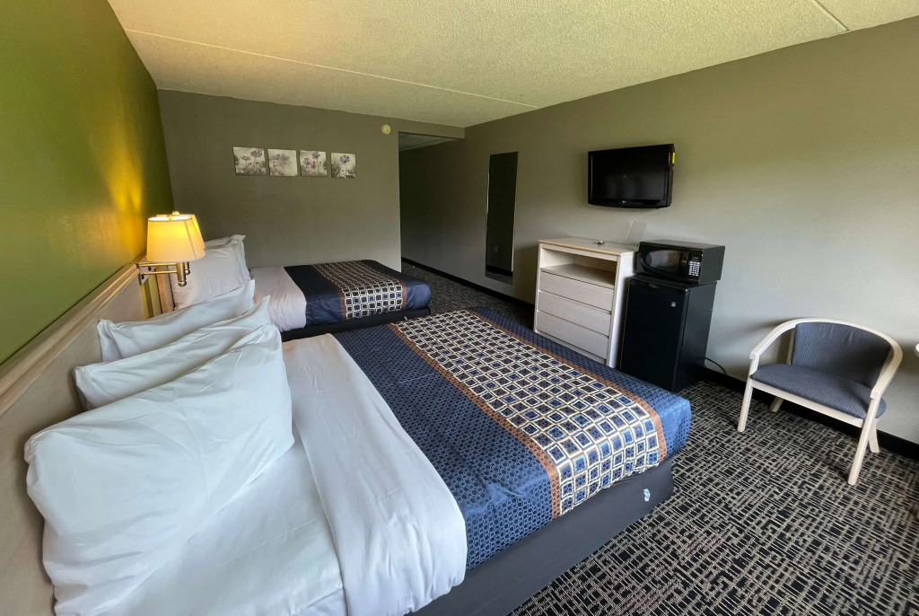 Wingate by Wyndham Lake George