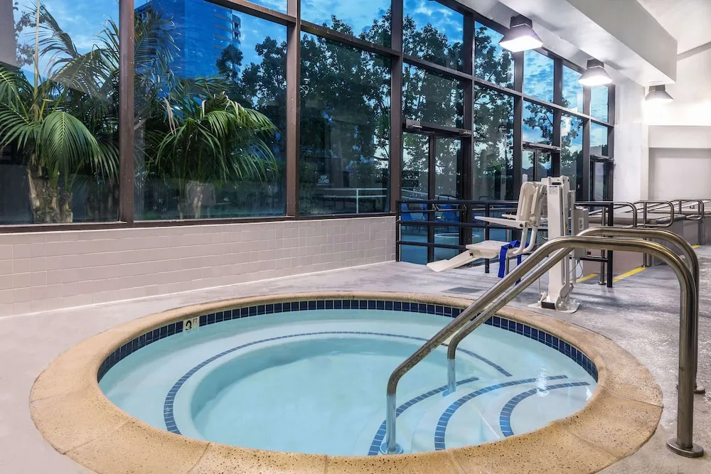 Wyndham Irvine-Orange County Airport