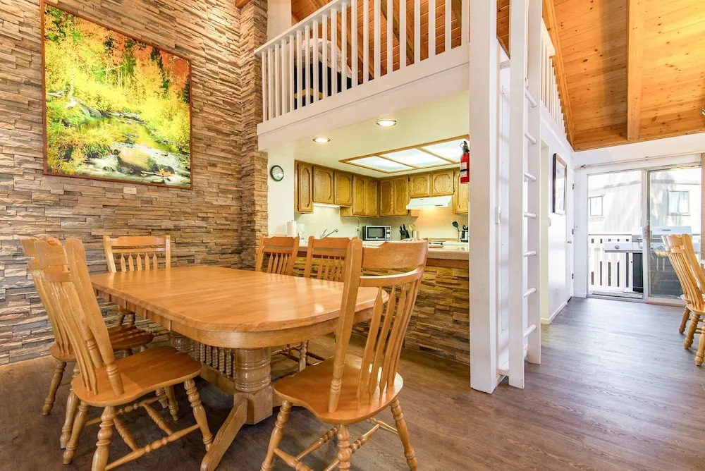 Lake Village Townhouse B