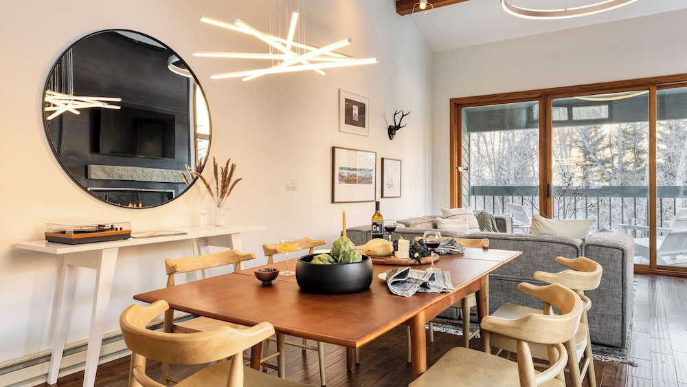Pandora by Avantstay Modern Mountain Escape in Great Location @ Entrance of Bear Creek Trail