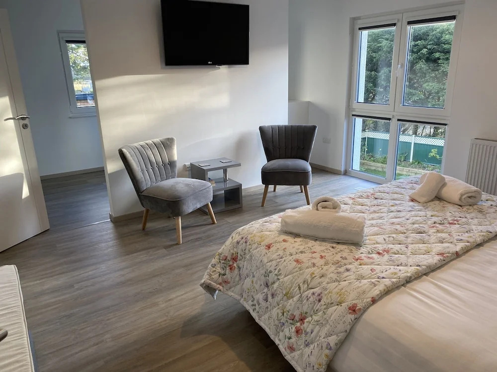 Sleeps8- EcoFriendly- KingBeds- FamilyFriendly