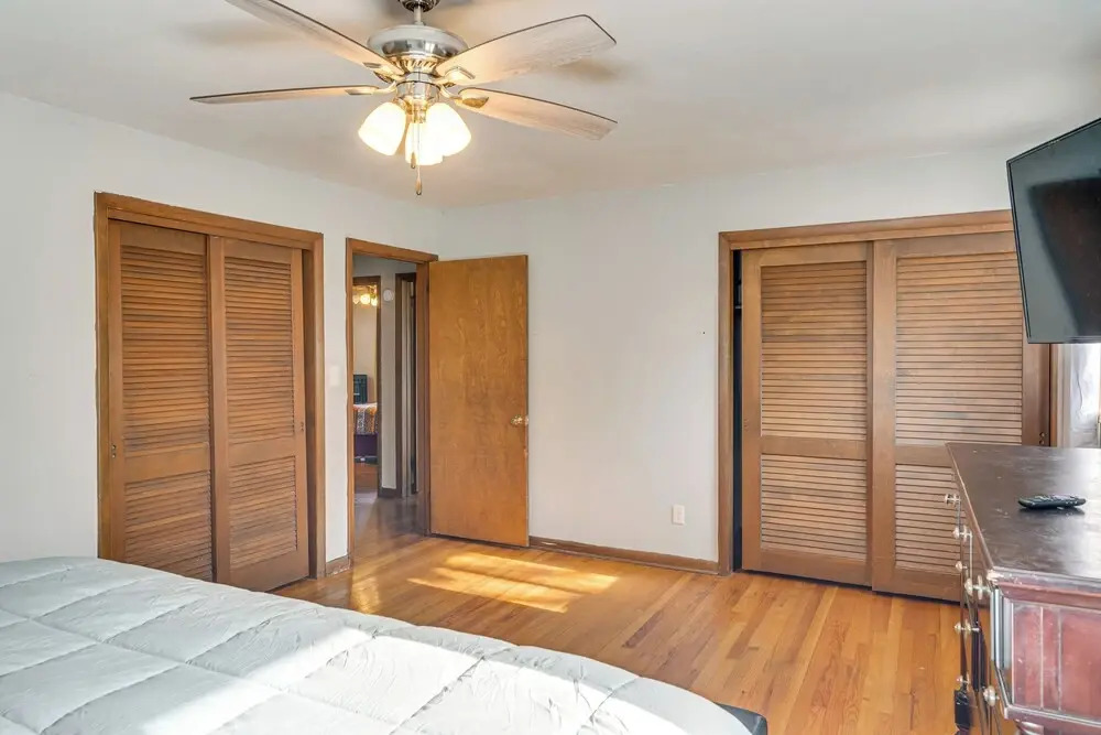 4 Mi to Downtown Rockford - Spacious Home!