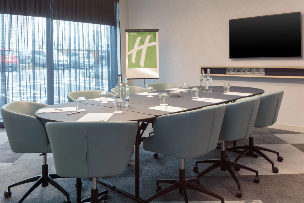 Holiday Inn London Heathrow - Bath Road by IHG