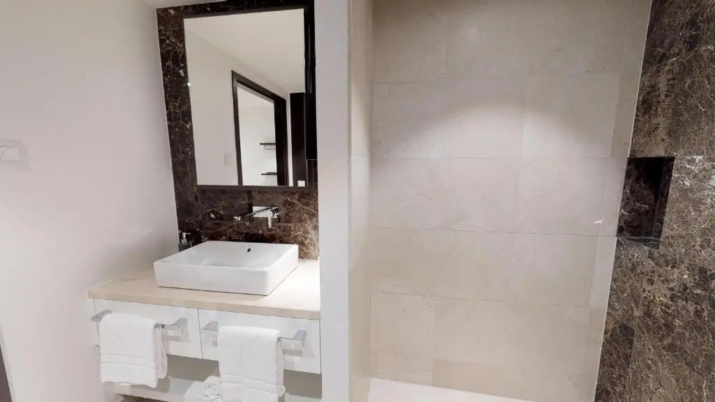 White Pearl Apartment 1.08