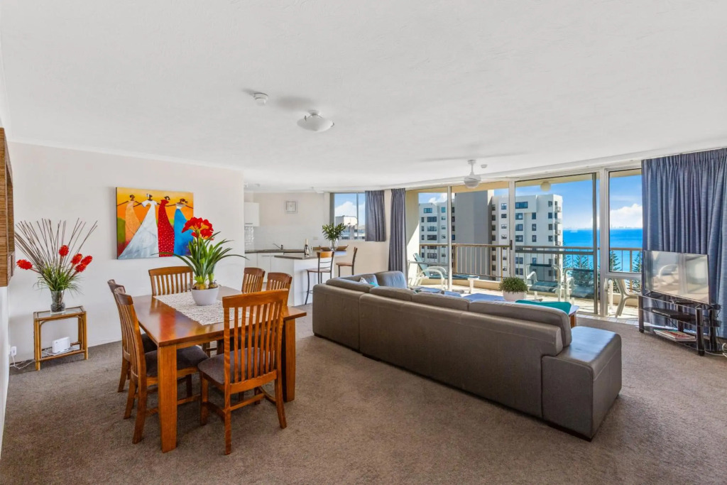 Rainbow Commodore Coolangatta