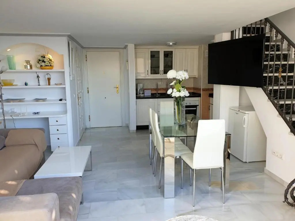Skol 508 West Facing Duplex Apartment with Amazing Sea Views