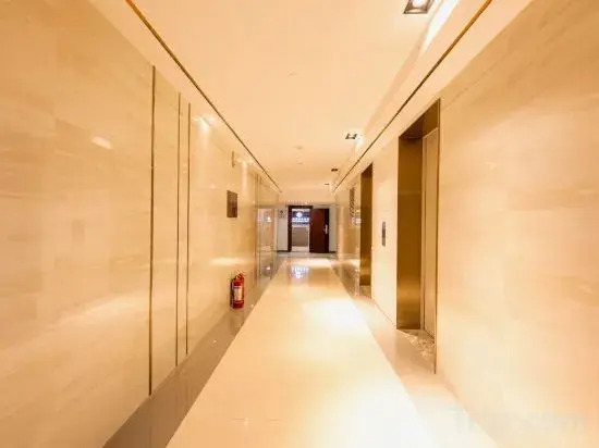 Qianxi Yuexiang Homestay (Erqi Wanda Plaza Jinrong Textile City)