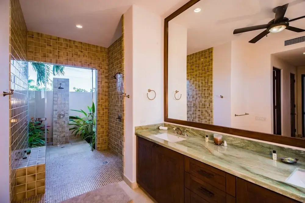 Mansion in Cabo San Lucas 1040