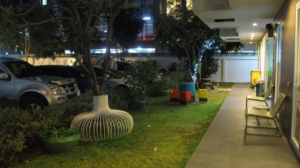 U Apartment