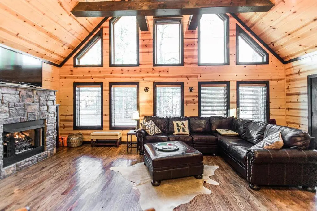 Niks Nest 2 Bdrm, 2 Bath, Hot tub, Fireplace, 1Story, Fire Pit, Horseshoes