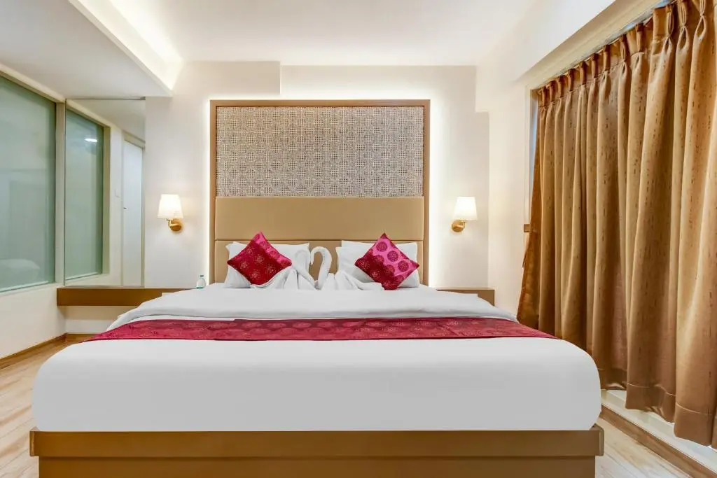 Oyo 13905 Hotel Grand Mookambika