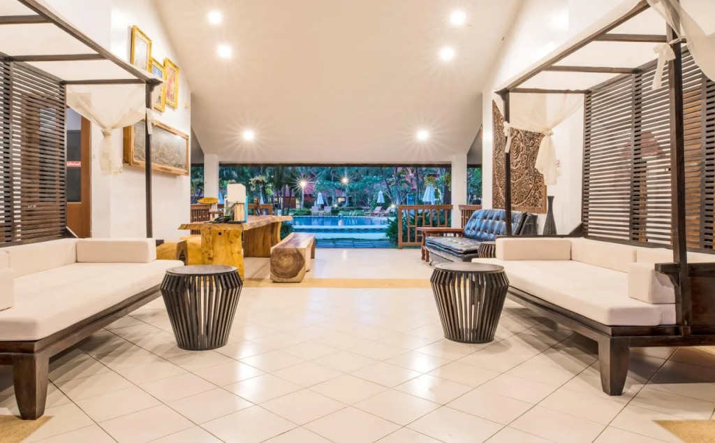 Locals Villa Hotel