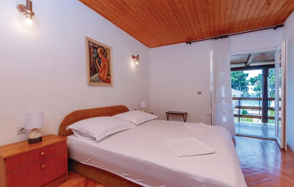 Amazing Home in Jadrija With Wifi and 2 Bedrooms