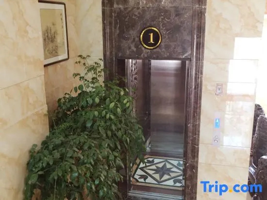 Zhicheng Business Hotel
