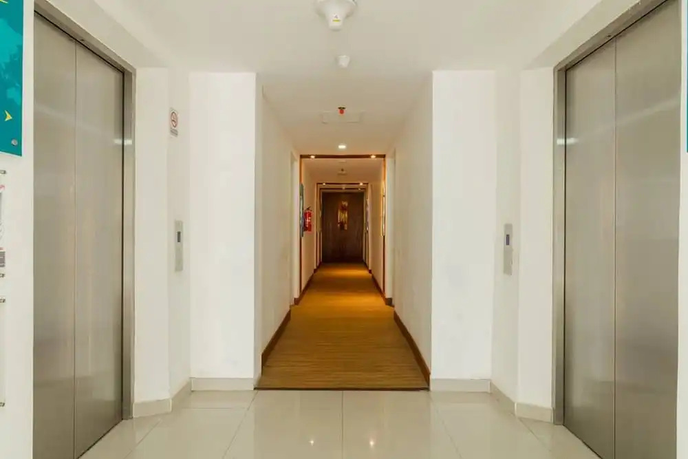 RedDoorz Apartment @ Aeropolis Tangerang