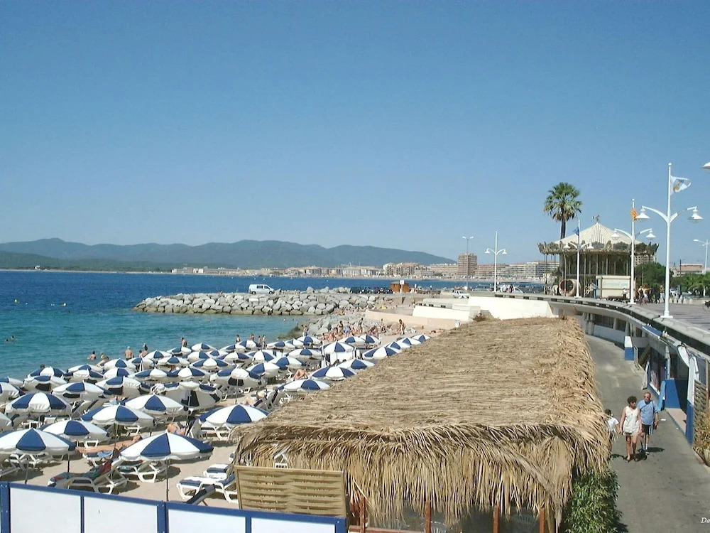 Villa in Fréjus with Pool near Beach