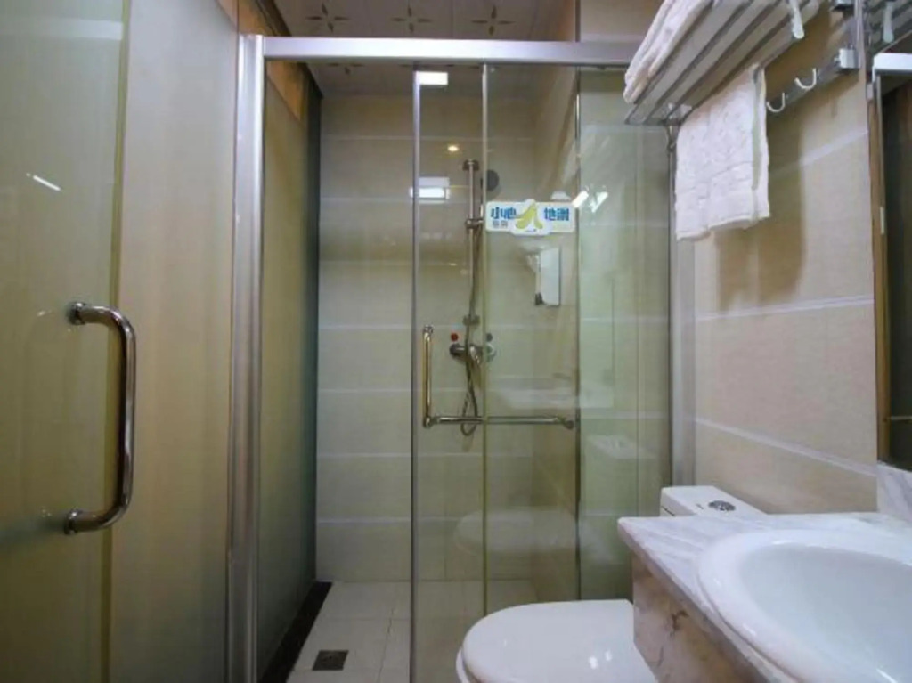 Guanghe Business Hotel (Shaoguan Fengcai Experimental School)