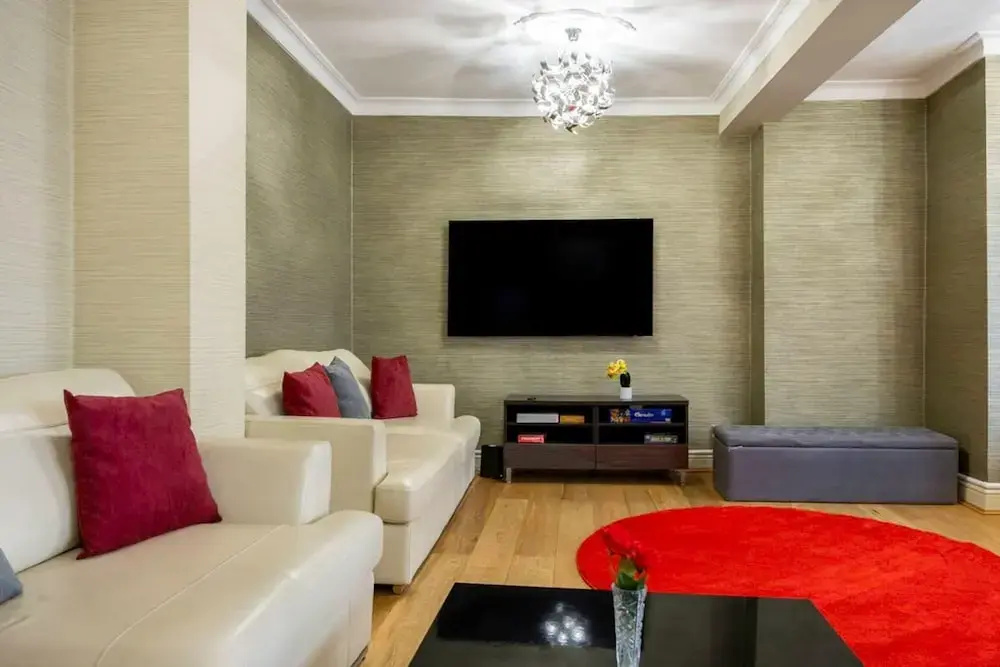 Host Stay Sillwood Seafront