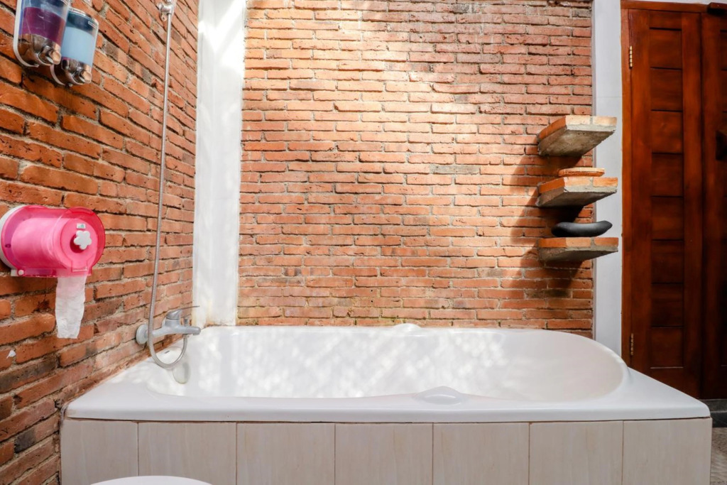 Omah Teras Bata Guesthouse